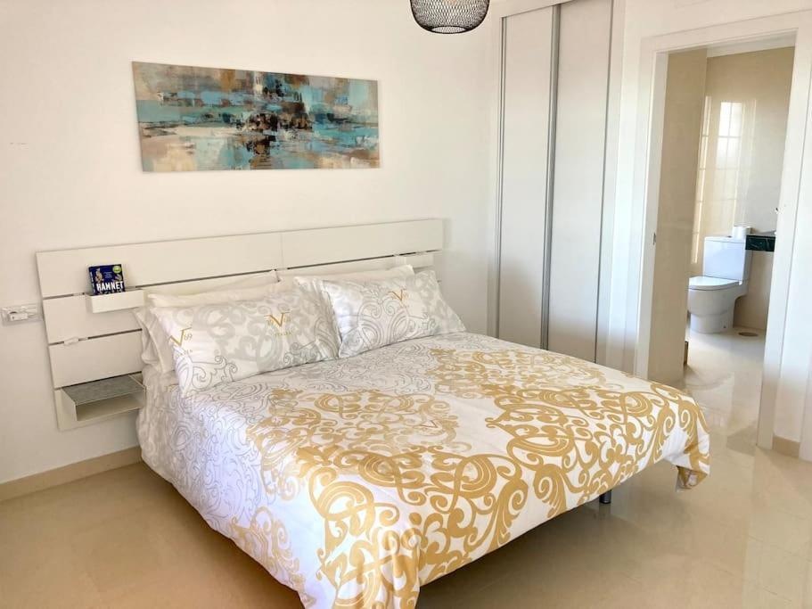 Luxury 4-Bedroom Villa With Heated Pool + Sea View Коста Бланка Экстерьер фото
