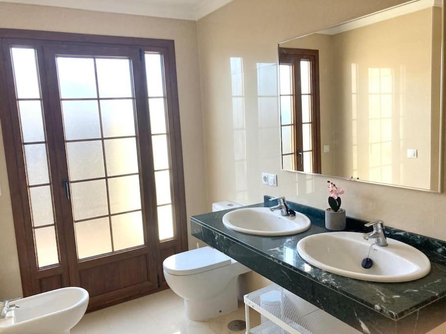 Luxury 4-Bedroom Villa With Heated Pool + Sea View Коста Бланка Экстерьер фото