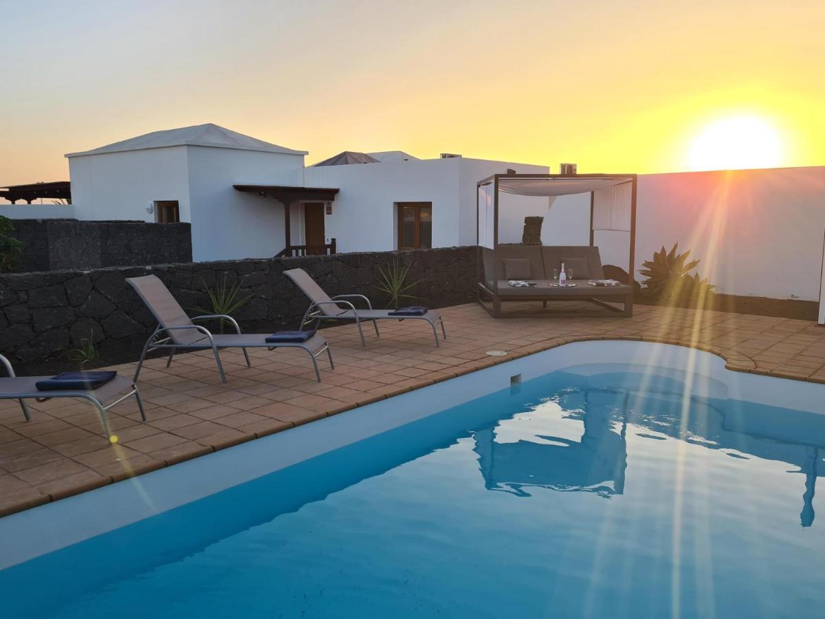 Luxury 4-Bedroom Villa With Heated Pool + Sea View Коста Бланка Экстерьер фото